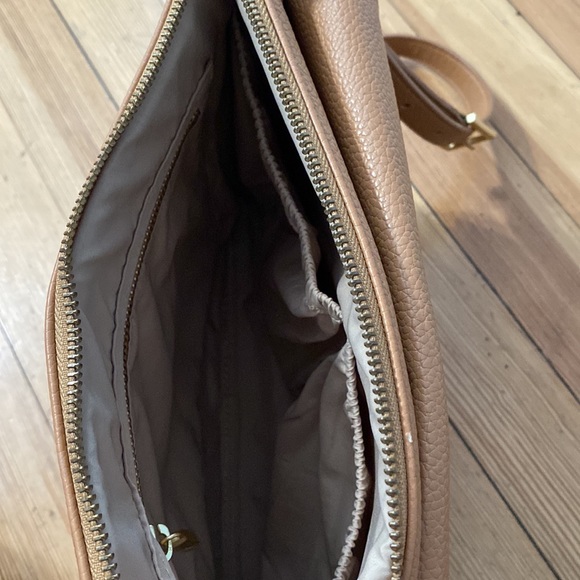 Freshly Picked tan crossbody - Picture 9 of 13